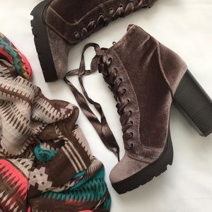 Too late: Steve Madden boots